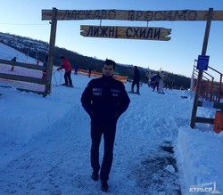Вице-губернатор Одесской области помогал расчищать дорогу на Березовку и побывал на горнолыжном курорте (ФОТО)