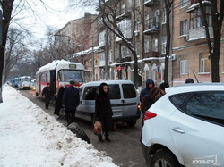 Сломанный автомобиль заблокировал одесские трамваи на Старопортофранковской (ФОТО)