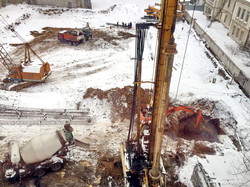 В Одессе на стройплощадке Аднана Кивана земля проваливается в заполненные мазутом подземелья (ФОТО)
