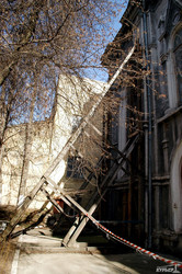 Как живет одесский архив в аварийном здании синагоги (ФОТОРЕПОРТАЖ)
