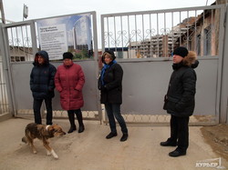 Одесситы заблокировали стройку "Кадорра" на Фонтане (ФОТО)