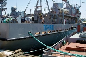 Волонтеры помогли отремонтировать вспомогательное судно  ВМС Украины