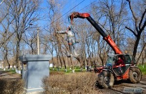 В Одесской области демонтировали памятник Ленину