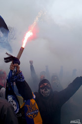 Одесские "ультрас" прошли огненным маршем за единую Украину (ФОТО)