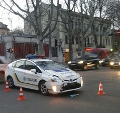 Во время погони за находящейся в розыске машиной, одесские полицейские попали в аварию