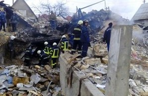 Под Одессой нашли ребенка под завалами рухнувшего дома