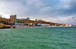 Черное море у берегов Одессы меняет цвет (ФОТО)