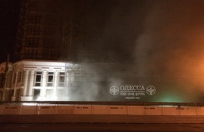В Одессе горела высотная стройка у театра Музкомедии (ФОТО)
