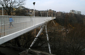 Несмотря на анонс, ремонт Тещиного моста не начался (ФОТО)