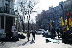 В Одессе третий день митингуют под областной прокуратурой (ФОТО)