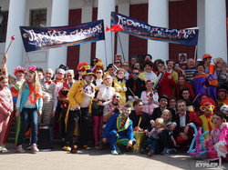 Одесскую мэрию захватили клоуны, взяв заложников (ФОТО)