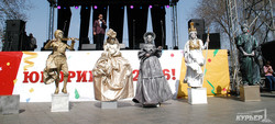 Юморина у памятника Дюку: концерт, живые фигуры и клоуны (ФОТО)