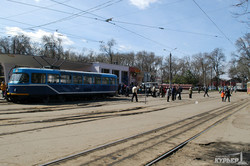 Часть трамвайных путей на Старосенной площади уже заменили на новые (ФОТО)