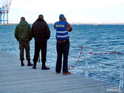 На набережной Ланжерона одесситам угрожает смертельная опасность (ФОТО)