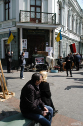 Акция под прокуратурой Одесской области продолжается (ФОТО)