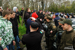 День освобождения Одессы сопровождался драками между патриотами и любителями России (ФОТО)