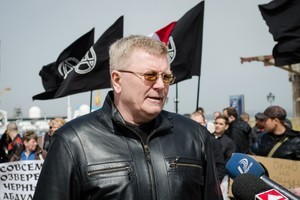 Одесские патриоты избили на Аллее Славы главного одесского анархиста