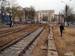 Реконструкция Старосенной: одесские торговцы и трамваи работают в любых условиях (ФОТО)
