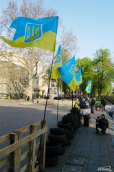 Утро на одесских майданах: все спокойно (ФОТО)