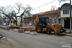 На одесской Молдаванке коммунальщики ликвидируют провал (ФОТО)