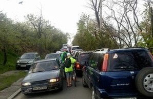 На одесском пляже Ланжерон опять автомобильная пробка (ФОТО)