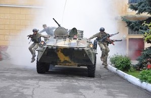 Учения в Одессе: военные моряки отразили нападение террористов и вражеский десант