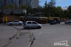 В Одессе трамвай столкнулся с грузовиком (ФОТО)