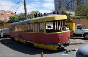 В Одессе трамвай столкнулся с грузовиком (ФОТО)