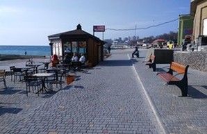 В Одесской мэрии решили замостить плиткой всю прибрежную зону у пляжей Ланжерон и Отрада