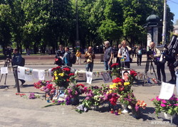 В центре Одессы почтили память первых погибших 2 мая (ФОТО)