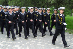 Ко Дню Победы будущие моряки возложили цветы памятнику Неизвестному Матросу (ФОТО)