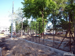 Благоустройство Старосенной площади в Одессе: строят новые МАФы (ФОТО)