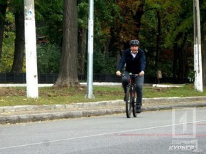 Саакашвили взялся за велосипедную контрабанду: двухколесные вместо сдачи в металлолом отдадут детям