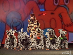 На сцене Одесского культурного центра выступили дети с шоу для детей (ФОТО)