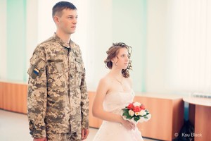 В Одесской мехбригаде прошла "фронтовая" свадьба (ФОТО)