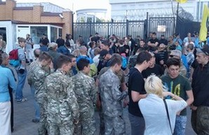 Одесские активисты заблокировали здание Генерального консульства России