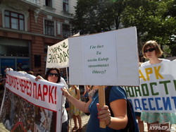 Одесситы прошли маршем против принимаемого с фальсификациями зонинга застройки города (ФОТО)