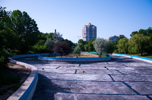Как в одесском парке Победы чистят пруды (ФОТО)
