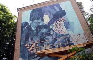 В Одессе разрисовывают фасад 5-этажного дома  (ФОТО)