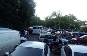 Транспортный коллапс возник в центре Одессы (ФОТО)