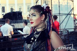 "Хочу в Одессу": Балканские танцы возле Дюка (ФОТО)