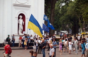 Перед сессией горсовета на Думской требуют отставки мэра Одессы (ФОТО)