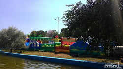В одесском парке Победы остров превратили в платный аквапарк (ФОТО)