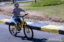 В Одессе стартовал велопробег в тельняшках (ФОТО)