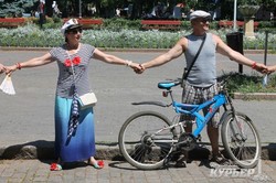 Одесситы установили новый рекорд Украины на самую длинную цепь из людей в тельняшках (ФОТОРЕПОРТАЖ)