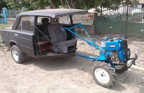 По просторам юга Одесской области колесит необычный гибрид "Жигулей" и мотоблока (ФОТО)