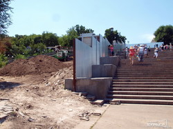 Как ремонтируют главный символ Одессы - Потемкинскую лестницу (ФОТО)
