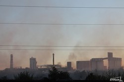Пожар возле нефтеперерабатывающего завода в Одессе (ФОТО, ВИДЕО)