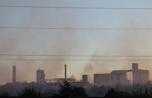 Пожар возле нефтеперерабатывающего завода в Одессе (ФОТО, ВИДЕО)