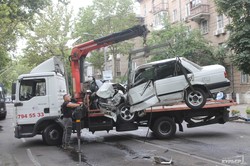 В Одессе столкнулись три машины и мотоцикл на опасном перекрестке (ФОТО, ВИДЕО)